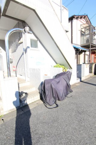 ローズアパートR67番館のエントランス