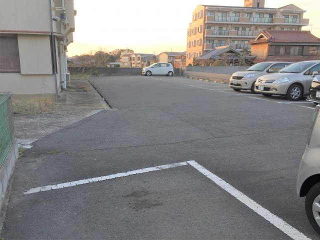 第三藤井荘の駐車場