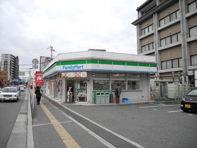 シャルロットの周辺|近くのコンビニエンスストア