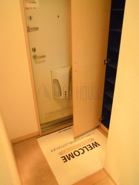 ヴェリタ サクラーレの玄関