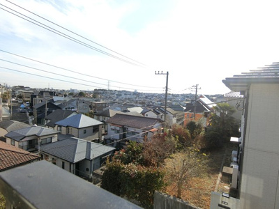 【展望】 | 渚ハイツⅡ | 和室6.8帖のお部屋からの眺めです◎最上階のお部屋は人目が気にならないのが嬉しいですよね☆
