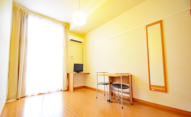 【居間・リビング】 | レオパレスウィル山手 | 同タイプ参考写真です。