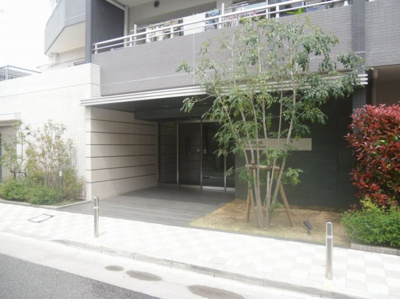 【エントランス】 | カサーレ府中中河原 | 落ち着いたエントランスです