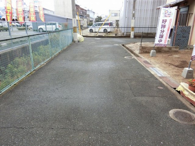 【前面道路含む現地写真】 | 寝屋川市河北中町　建築条件無し土地 | 【現地写真】東向きの土地となっております♪前面道路4.7メートルございます♪