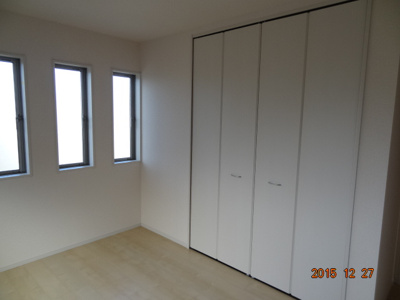 【洋室】 | オーナーチェンジ　さいたま市緑区松木1丁目　敷地37坪・建物31坪の駐車2台の中古住宅 | コンパクトで使いやすい洋室です