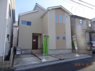 【前面道路含む現地写真】 | オーナーチェンジ　さいたま市緑区松木1丁目　敷地37坪・建物31坪の駐車2台の中古住宅 | 前面道路含む現地写真です