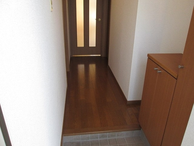 グリーンコートAの玄関