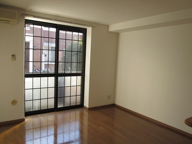 グリーンコートAの居間・リビング