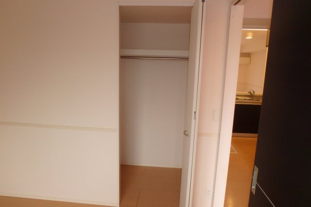 ロジュマン　Ｃ棟の内装|別部屋反転間取りの参考写真となります。
