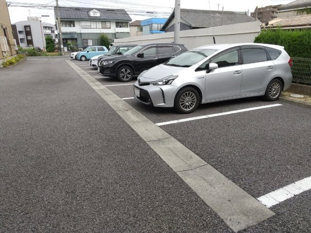 ロジュマン　Ｃ棟の駐車場