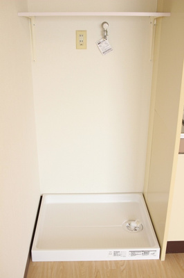 【設備】 | 第２ムサシビル | 室内洗濯機置場は棚もあるので使いやすいです