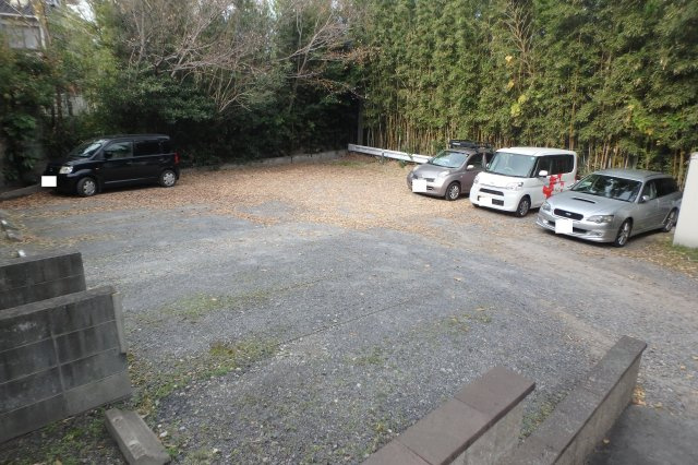 フォンテーヌⅠの駐車場