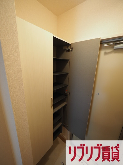 ロイヤルクレッセント西登戸参番館の設備