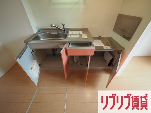 ロイヤルクレッセント西登戸参番館のキッチン