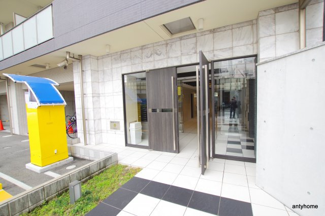 レオンコンフォート新梅田2　仲介手数料無料のエントランス