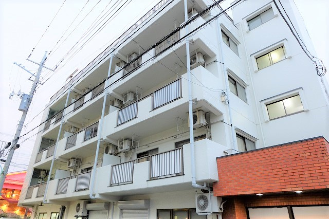 ハイツ塙の外観