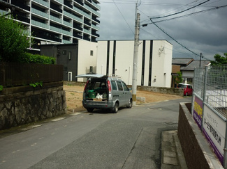 【前面道路含む現地写真】