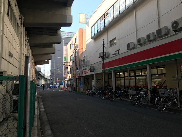 西原ビルの周辺