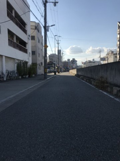 【前面道路含む現地写真】