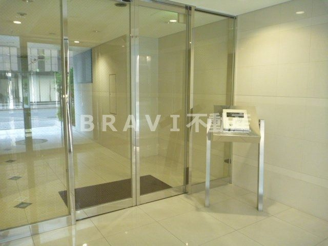 セイワパレス大手前西　BRAVI不動産のエントランス|【セイワパレス大手前西】落ち着いたエントランスです