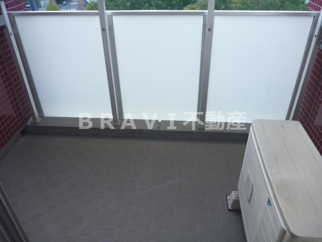 セイワパレス大阪城北　BRAVI不動産のバルコニー|【セイワパレス大阪城北】お洗濯にも便利なバルコニー付き