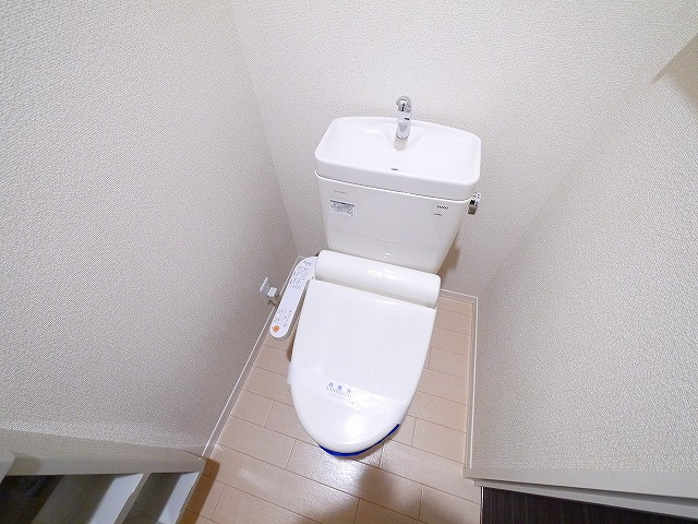 グリーンメゾン菰川Bのトイレ|シンプルで使いやすいトイレです
