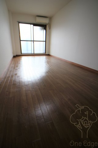 サンウィング南森町の居間・リビング