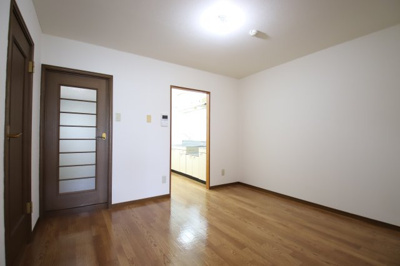 【居間・リビング】 | ソファイン深井