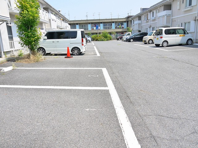 ツインハイムの駐車場|駐車場に車を止められます