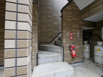 【ロビー】 | エンゼルin博多 | ゆとりのあるロビーです