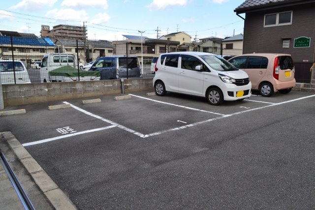 ルシアＵＥＫＩの駐車場