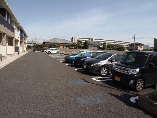 イーストⅠの駐車場