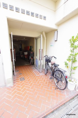 第2ウスヰマンション　仲介手数料無料のエントランス