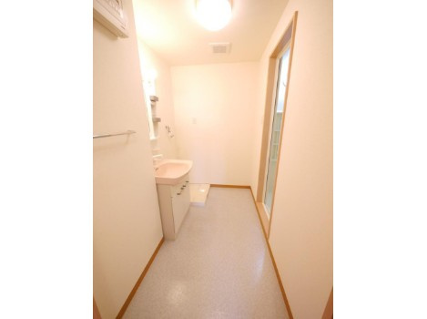 【独立洗面台】 | 独立洗面台、小物を置くことができて便利です