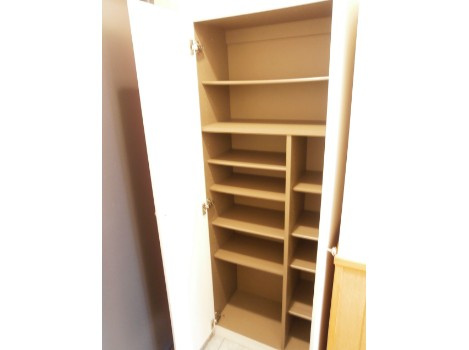 【玄関】 | 収納もある玄関です