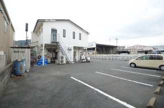 【駐車場】
