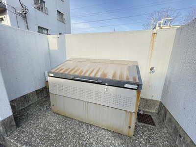 【その他共用部分】 | メゾン池田 | 敷地内ごみ置き場でごみ出しもらくらく～♪忙しい社会人さんや主婦さんにもうってつけ！