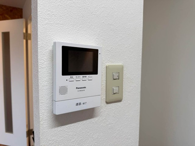 【セキュリティ】 | メゾン池田 | 防犯対策に有効なカメラ付きインターホンです！録画機能が付いているので留守中の訪問者まで確認できます♪