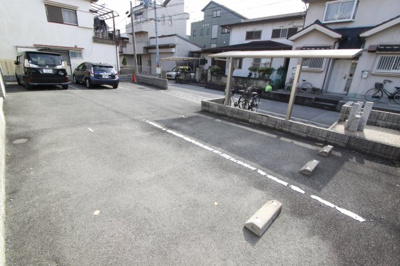 【駐車場】 | シャーメゾンベルデ | 駐車場完備です