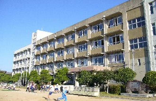 クレッシェンドKJの周辺|高浜小学校 1222m