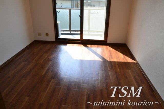 レコルト香里の洋室|８帖の洋室