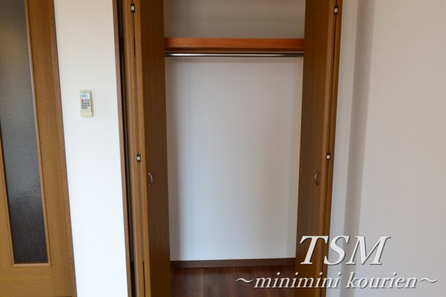 レコルト香里の収納|洋室のクローゼット