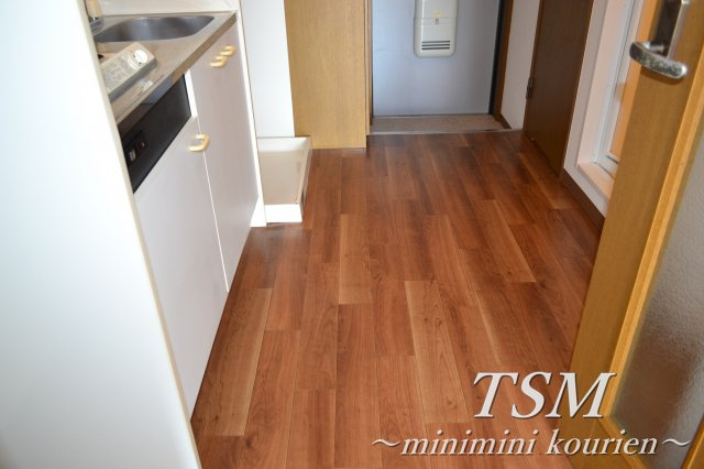 レコルト香里のキッチン|洋室から見たキッチン