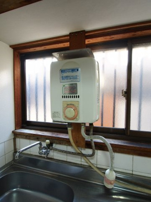 【その他】 | 堺市美原区北余部15-3テラスハウス | 湯沸かし器