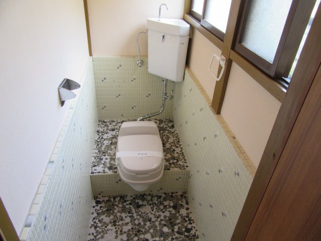 山形市南原町1丁目7-5貸家のトイレ|サンプル写真になります。