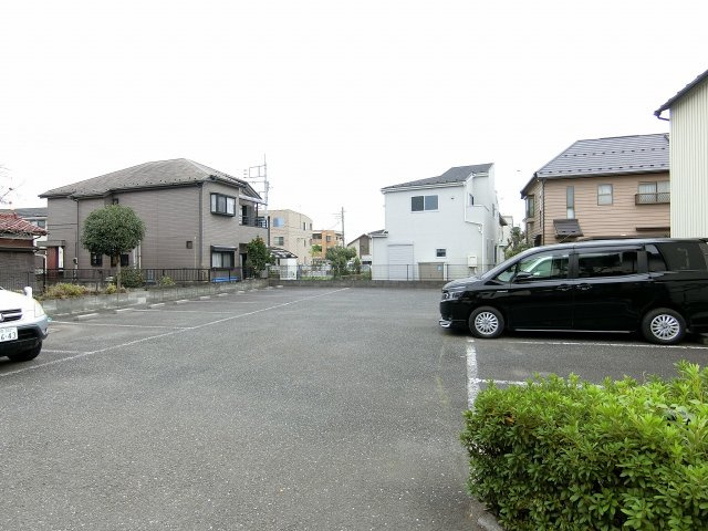 カターラローズの駐車場