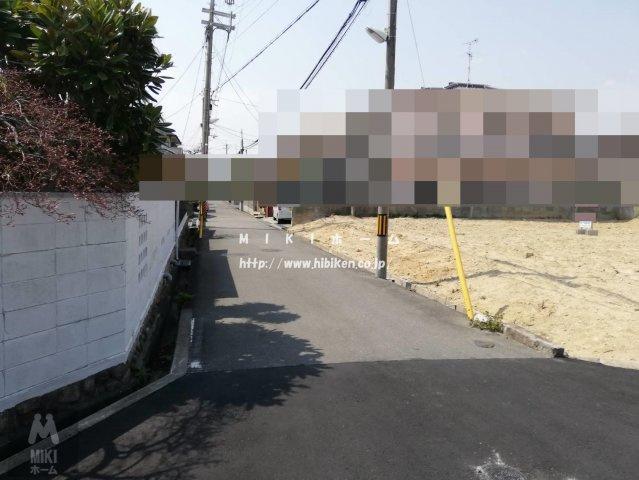 箕面市半町1丁目　土地の前面道路含む現地写真