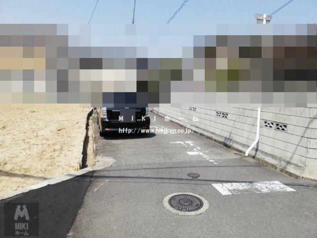 箕面市半町1丁目　土地の前面道路含む現地写真