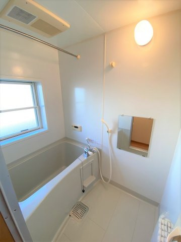 シャレーコーセイ壱番館の浴室