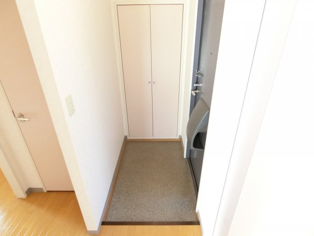 ディアス千代田Ｂ棟の玄関